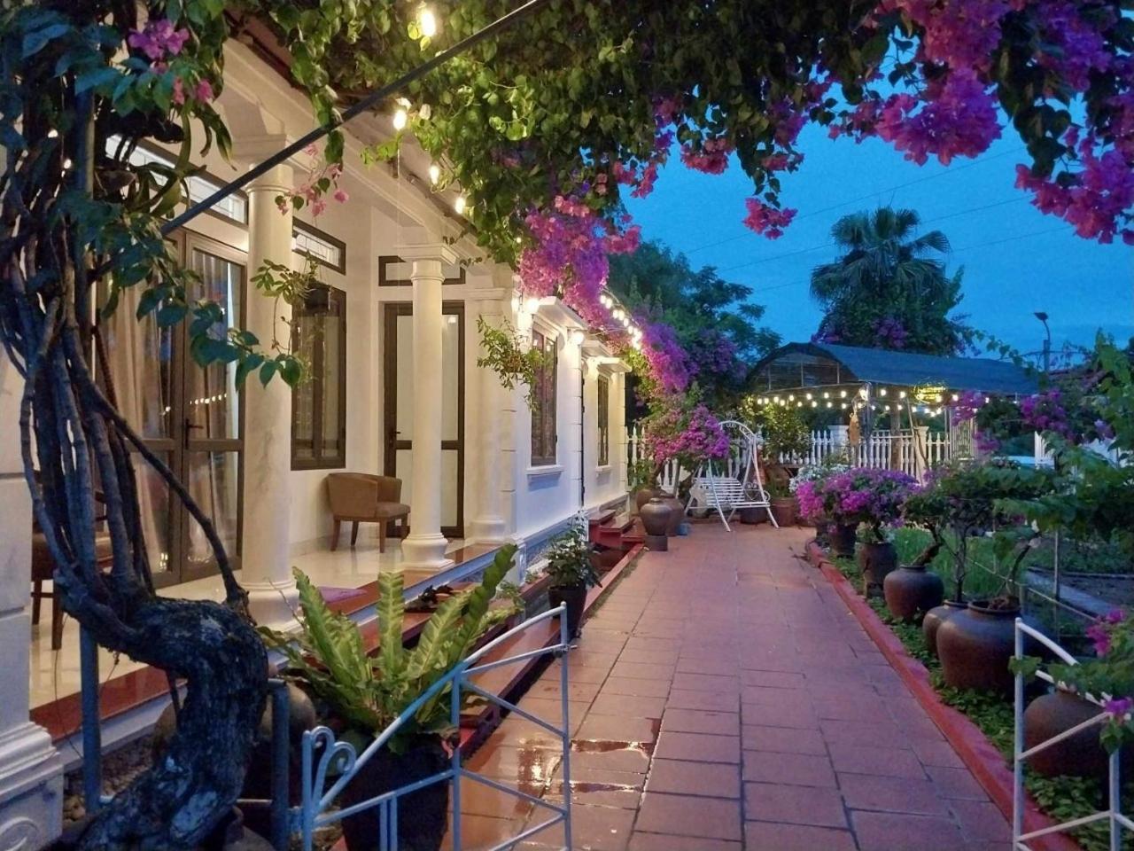 Nha Xanh Homestay ニンビン エクステリア 写真