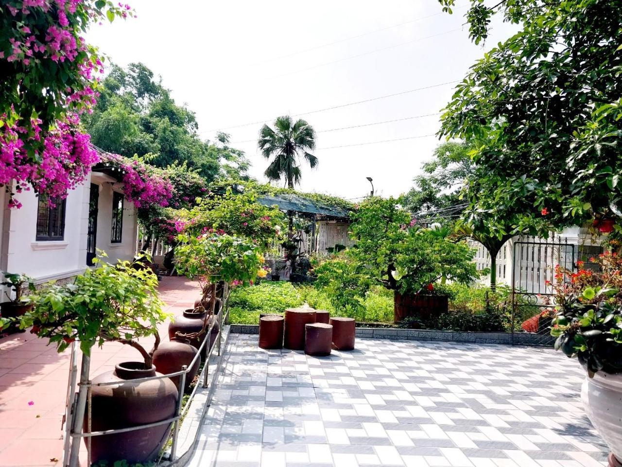 Nha Xanh Homestay ニンビン エクステリア 写真